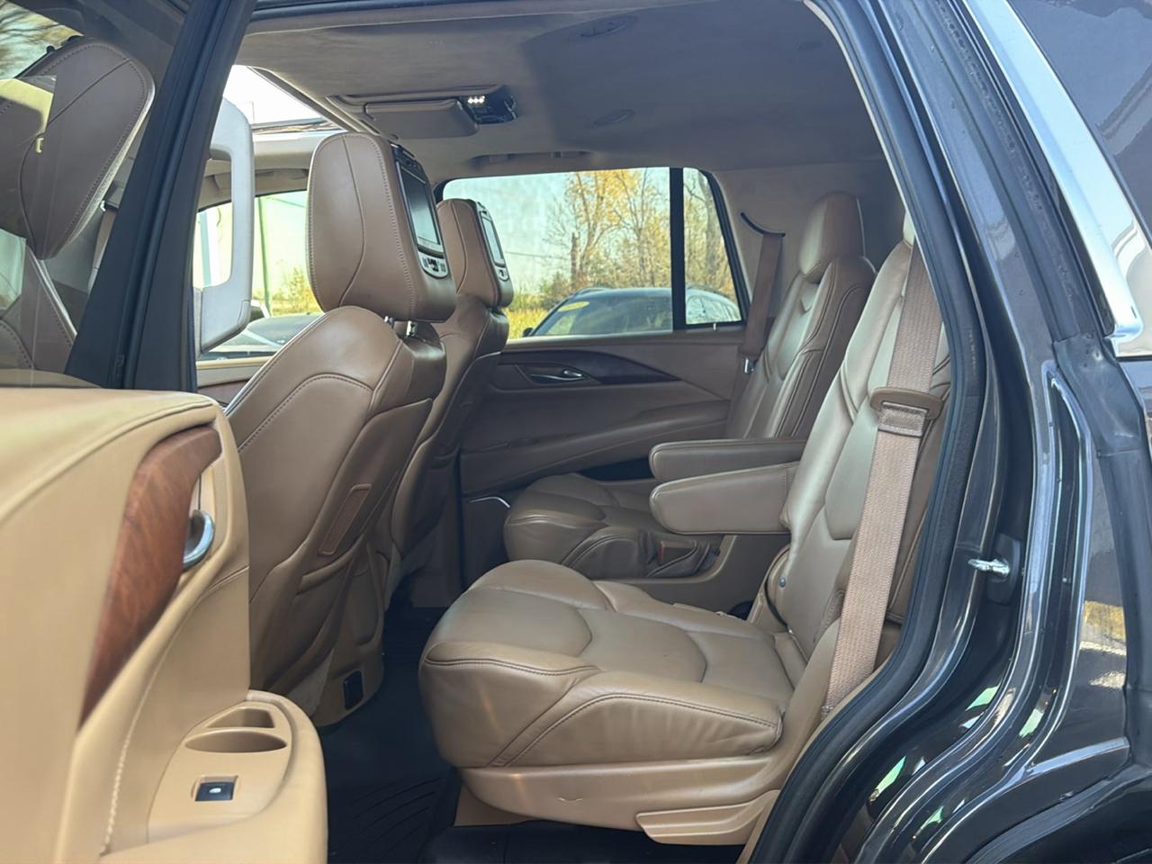 Cadillac Escalade 4WD 4dr Platinum 2016