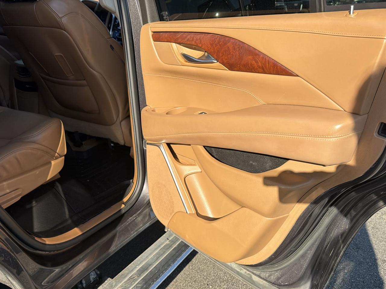 Cadillac Escalade 4WD 4dr Platinum 2016