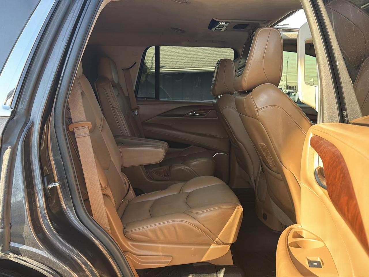 Cadillac Escalade 4WD 4dr Platinum 2016