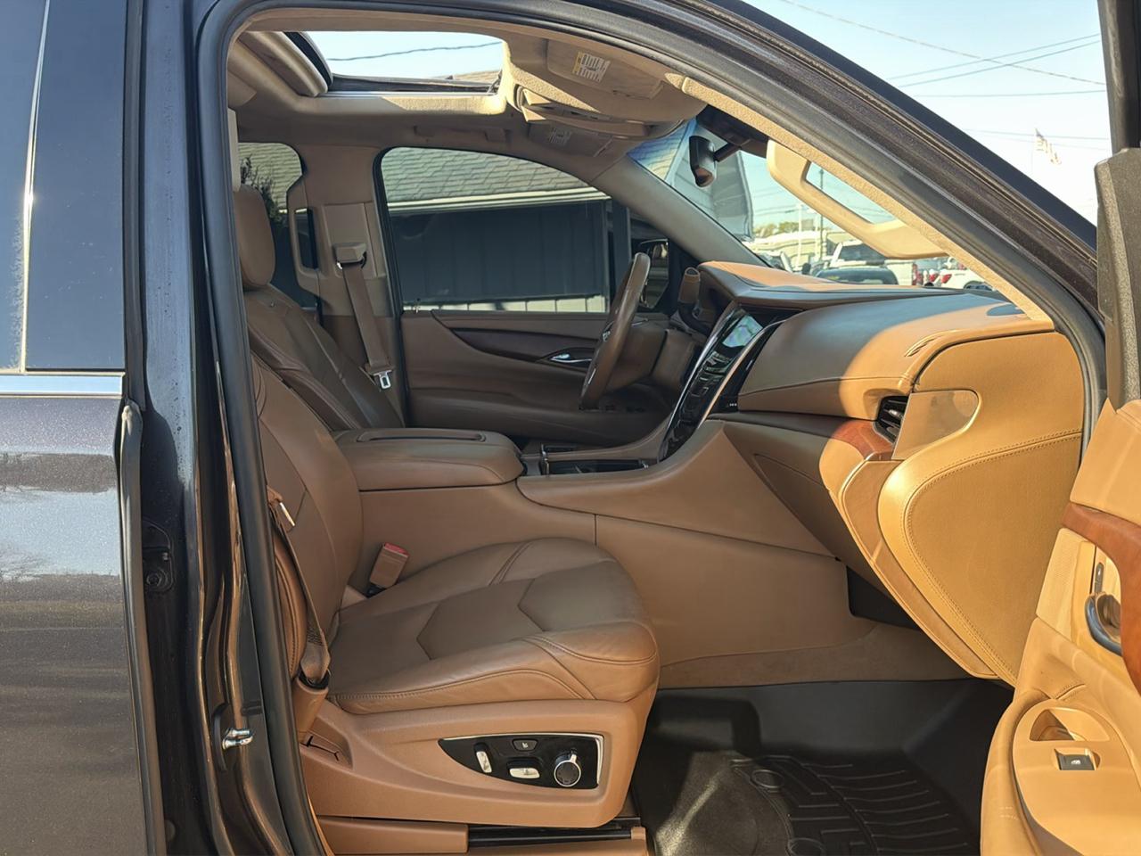 Cadillac Escalade 4WD 4dr Platinum 2016