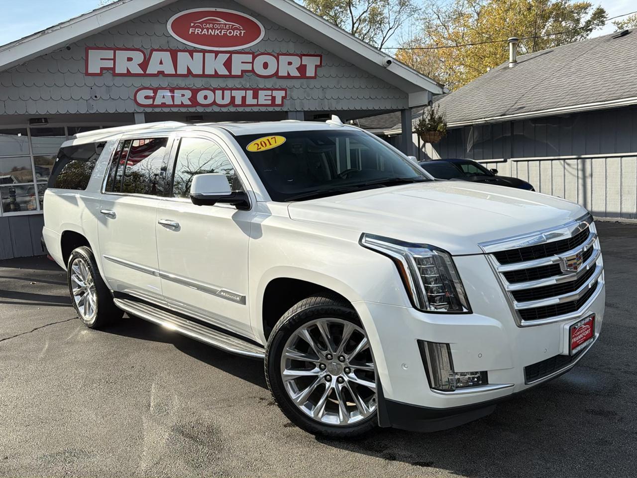 Cadillac Escalade ESV 4WD 4dr Luxury 2017