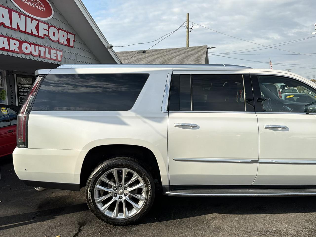 Cadillac Escalade ESV 4WD 4dr Luxury 2017