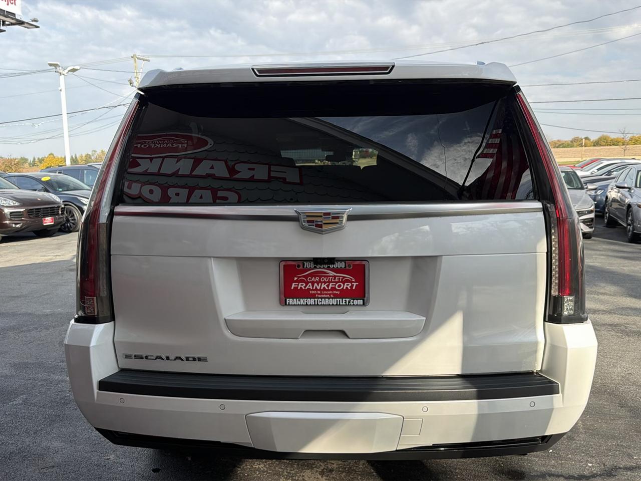 Cadillac Escalade ESV 4WD 4dr Luxury 2017