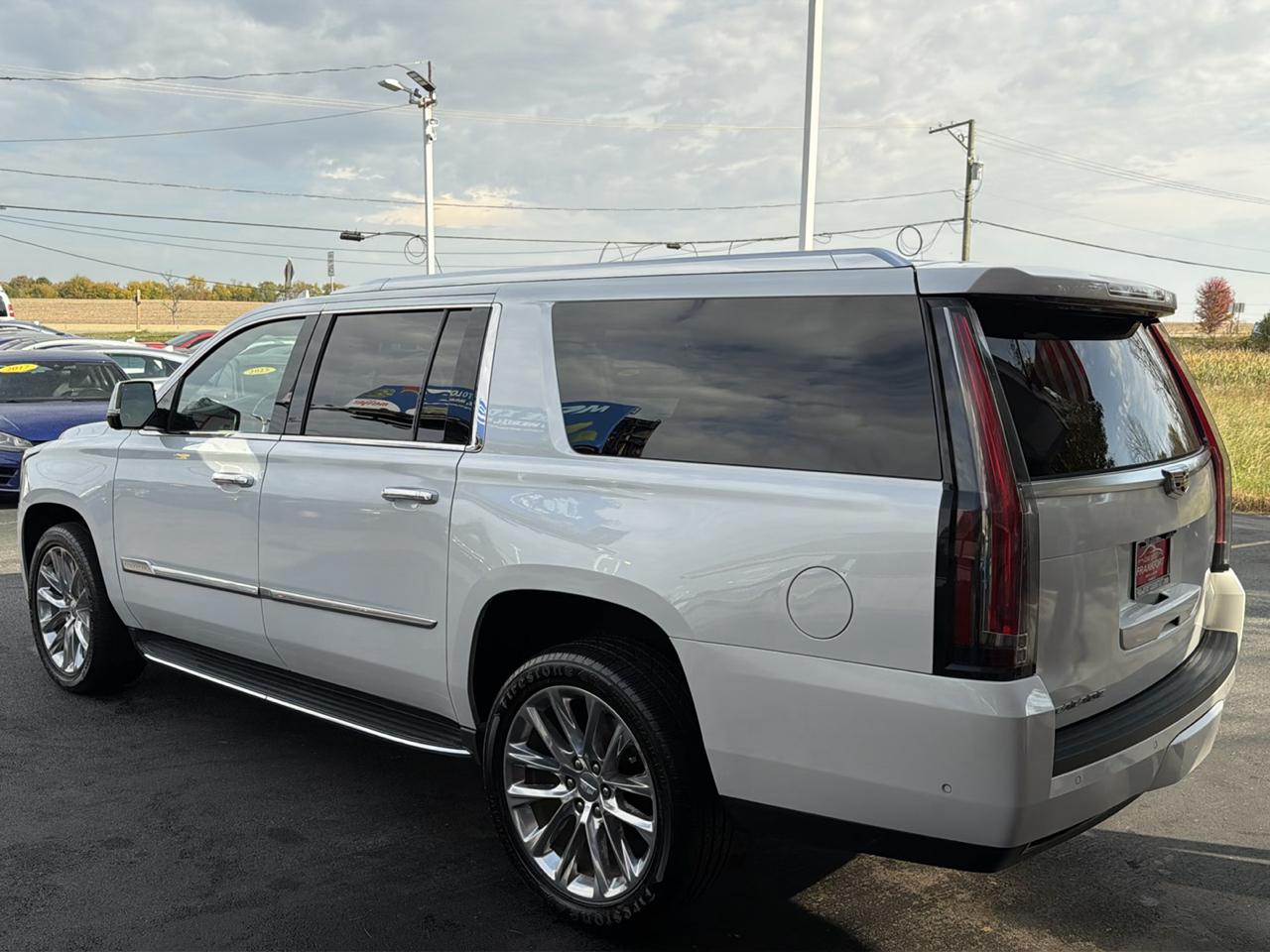 Cadillac Escalade ESV 4WD 4dr Luxury 2017
