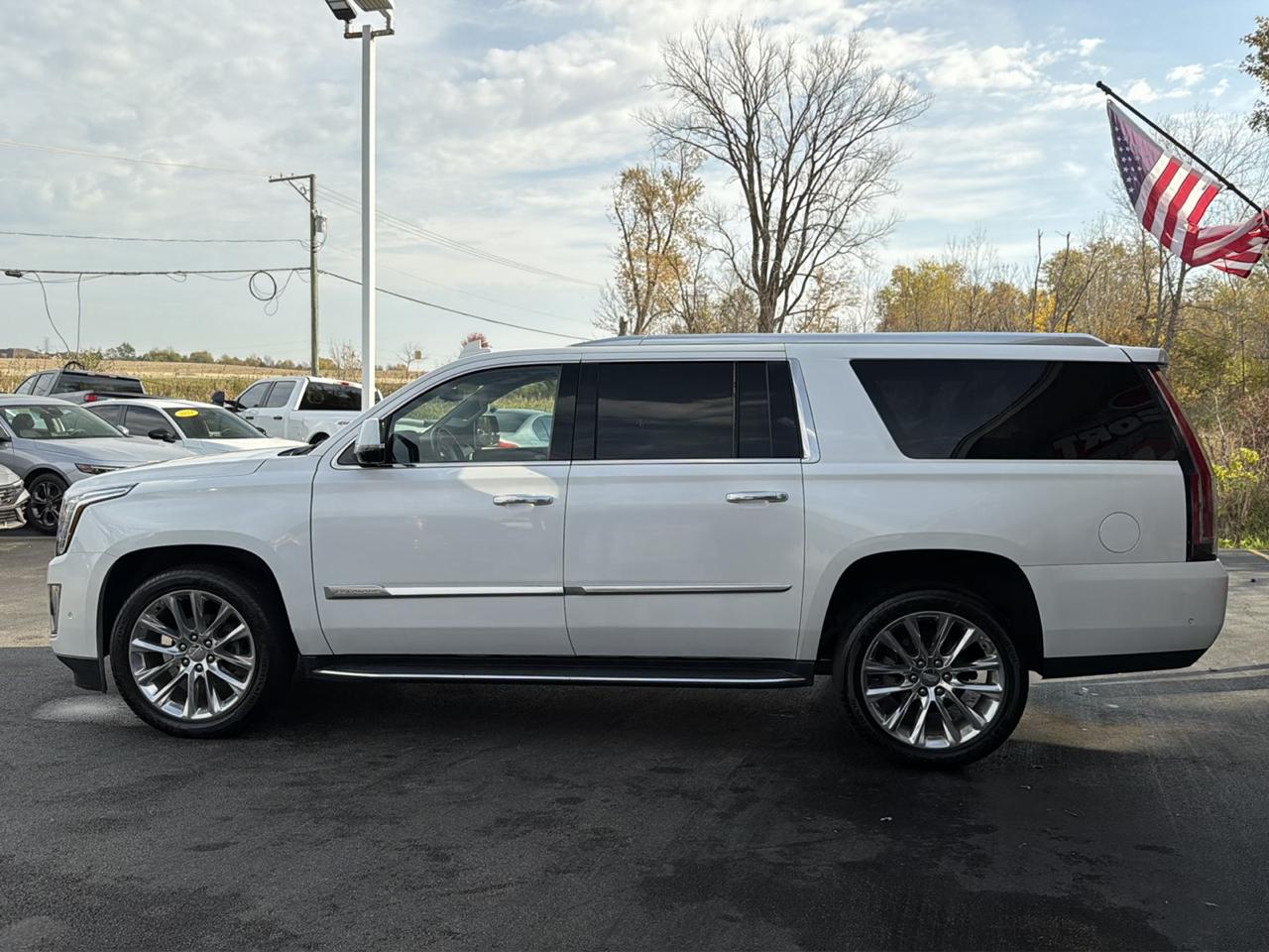 Cadillac Escalade ESV 4WD 4dr Luxury 2017