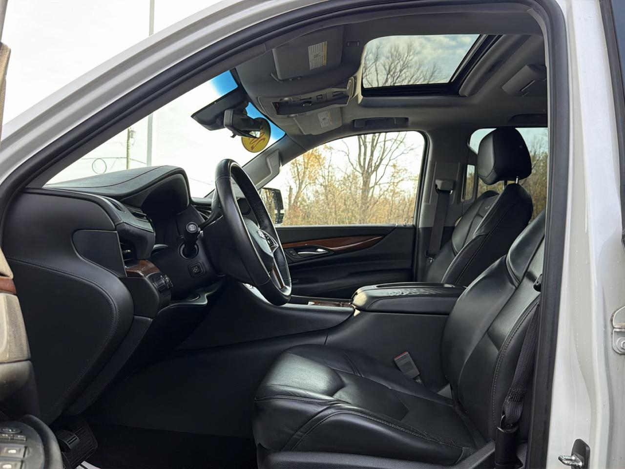 Cadillac Escalade ESV 4WD 4dr Luxury 2017