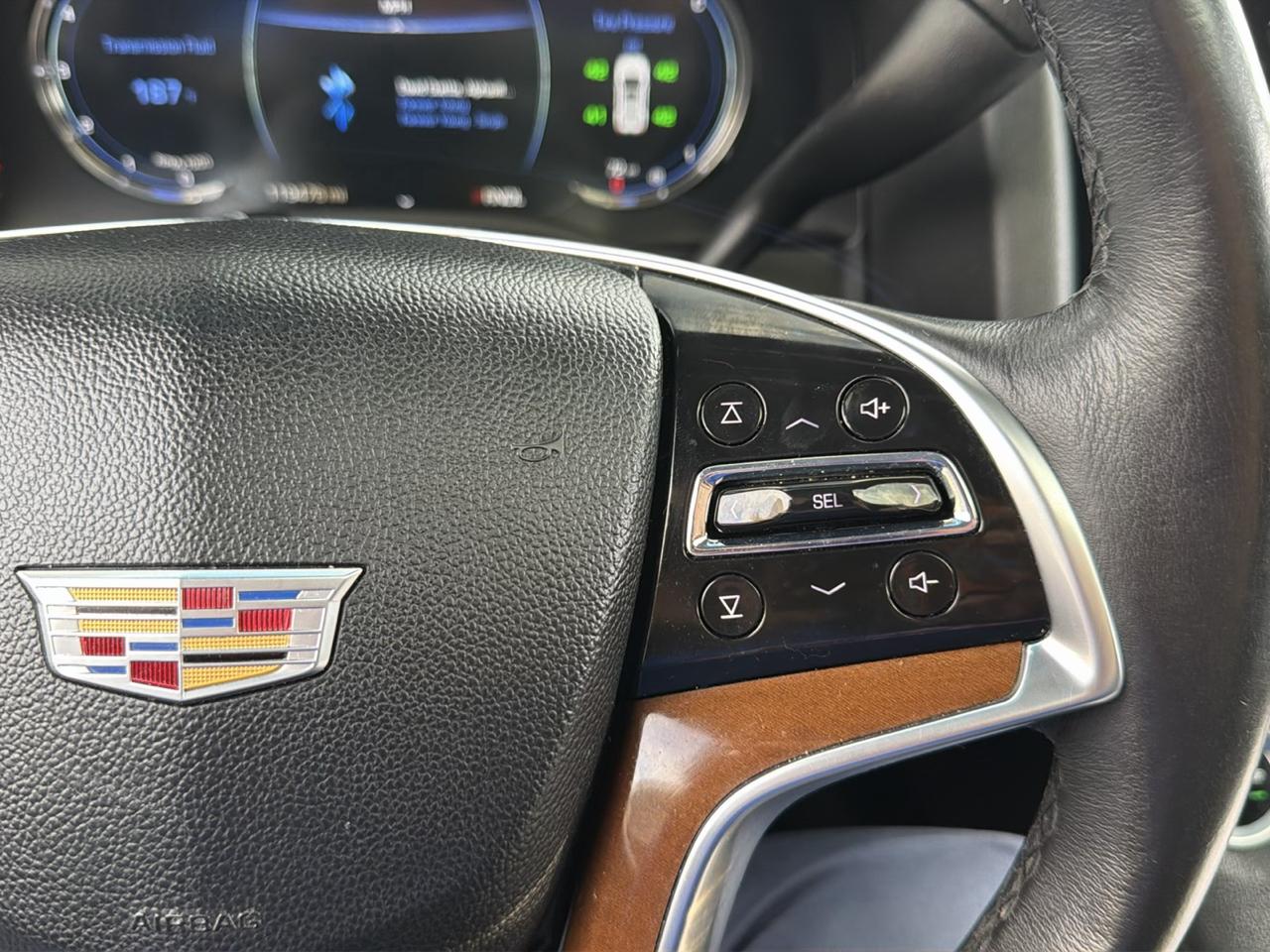 Cadillac Escalade ESV 4WD 4dr Luxury 2017