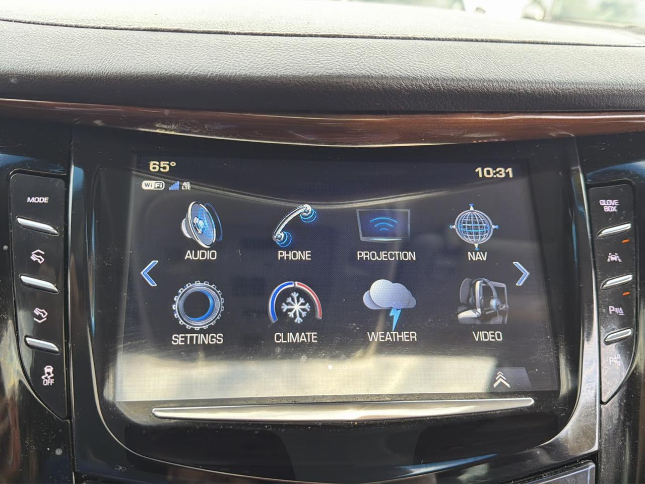 Cadillac Escalade ESV 4WD 4dr Luxury 2017