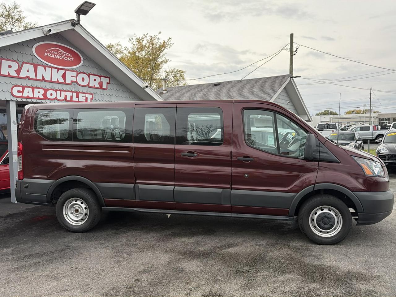 Ford Transit Passenger Wagon T-350 148" Low Roof XLT Swing-Out RH Dr 2018