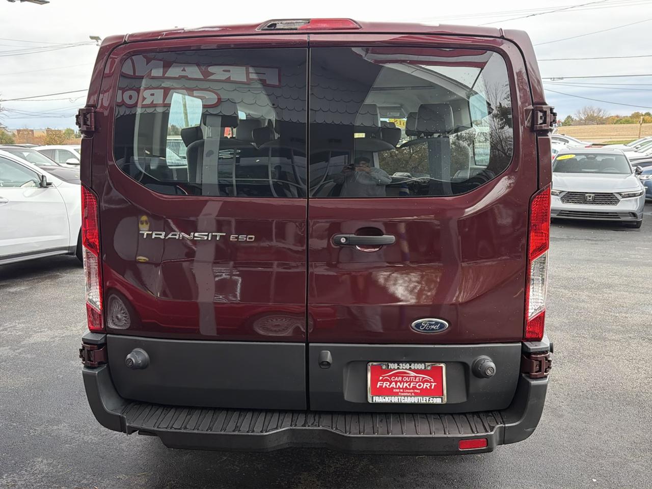 Ford Transit Passenger Wagon T-350 148" Low Roof XLT Swing-Out RH Dr 2018