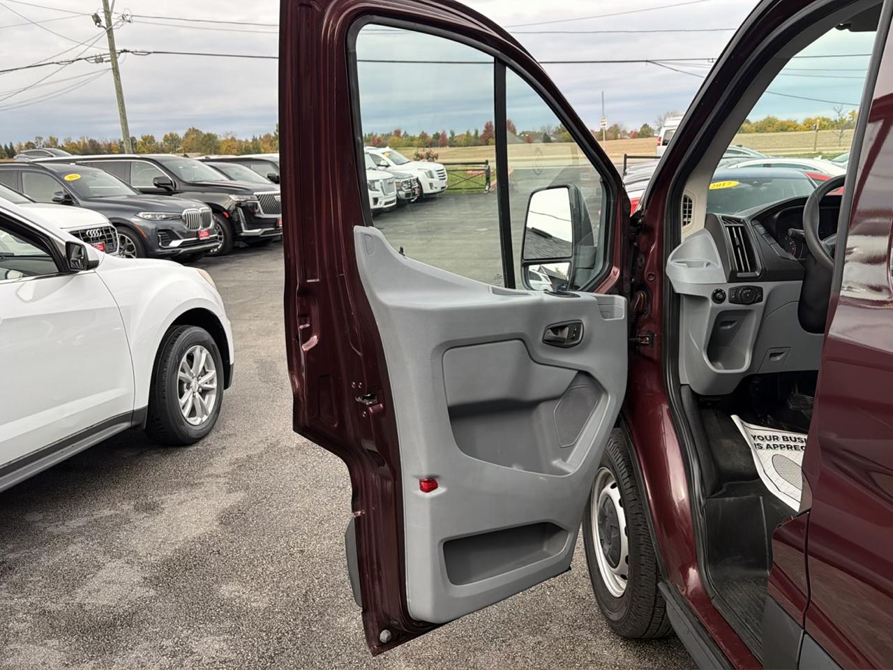 Ford Transit Passenger Wagon T-350 148" Low Roof XLT Swing-Out RH Dr 2018