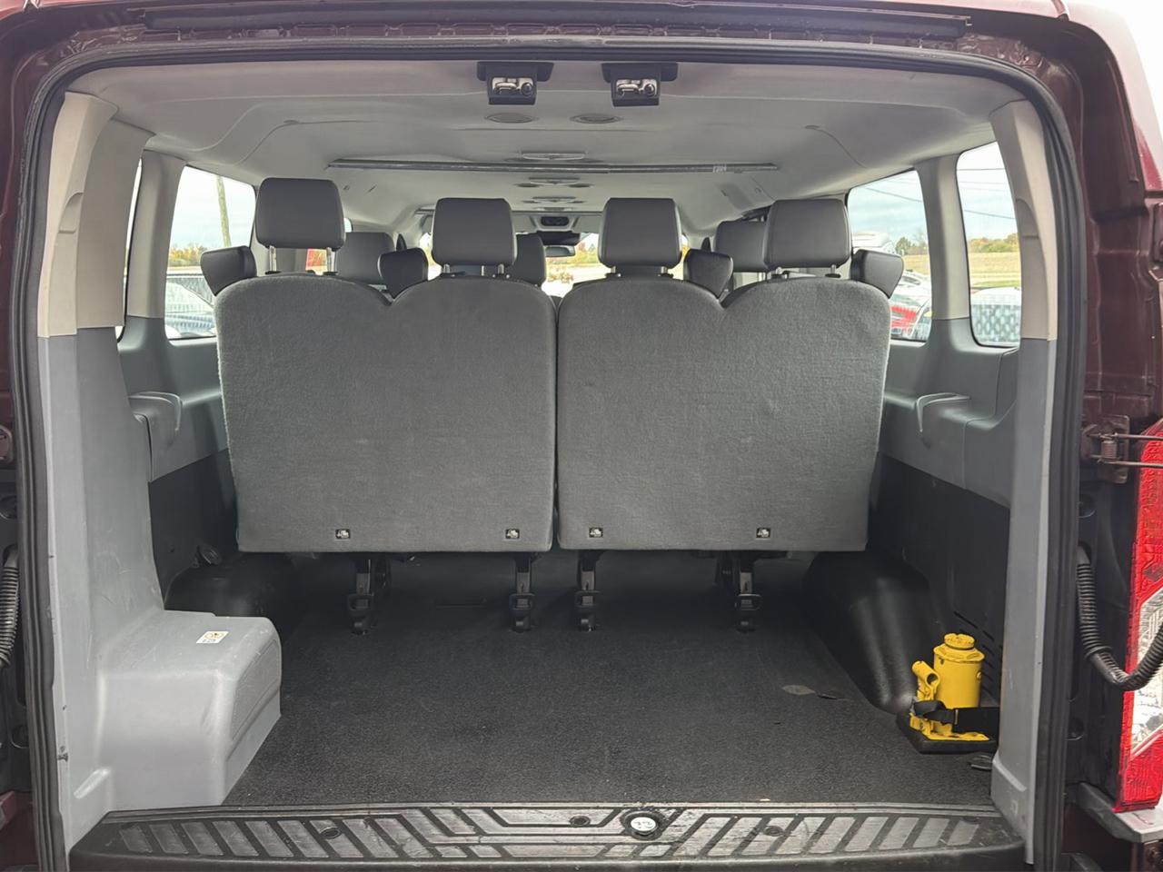 Ford Transit Passenger Wagon T-350 148" Low Roof XLT Swing-Out RH Dr 2018