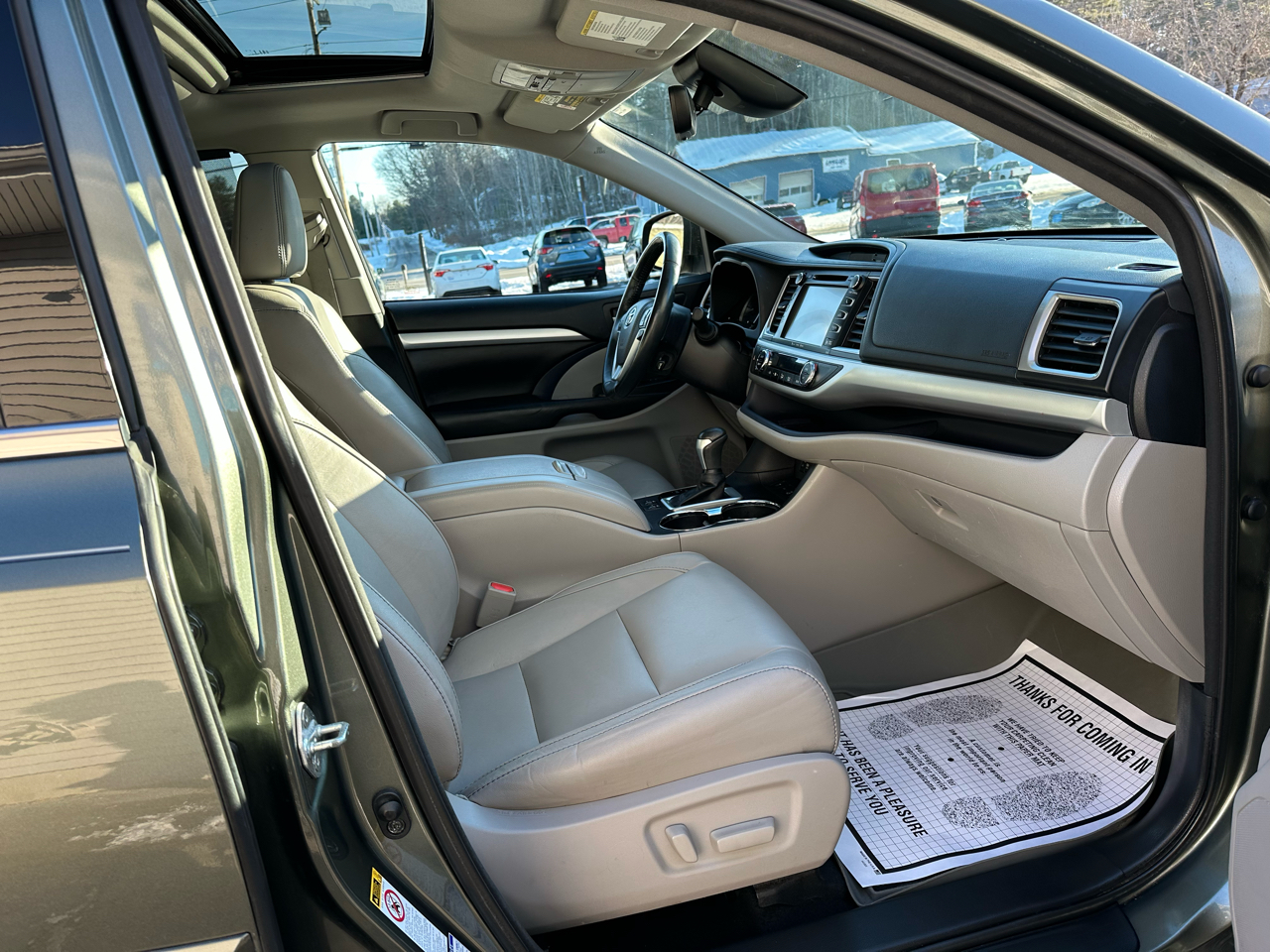 Toyota Highlander XLE V6 AWD (Natl) 2017