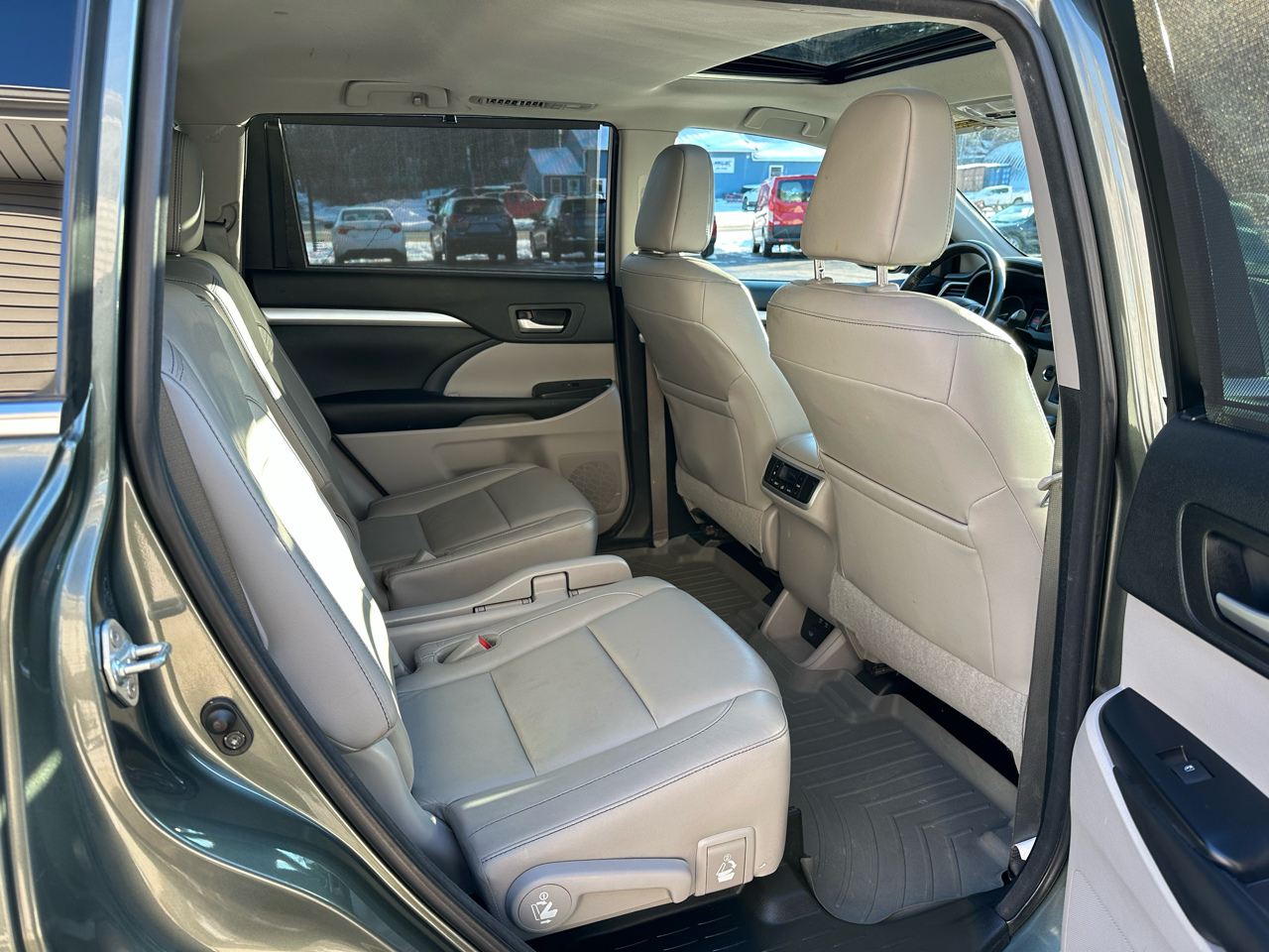 Toyota Highlander XLE V6 AWD (Natl) 2017