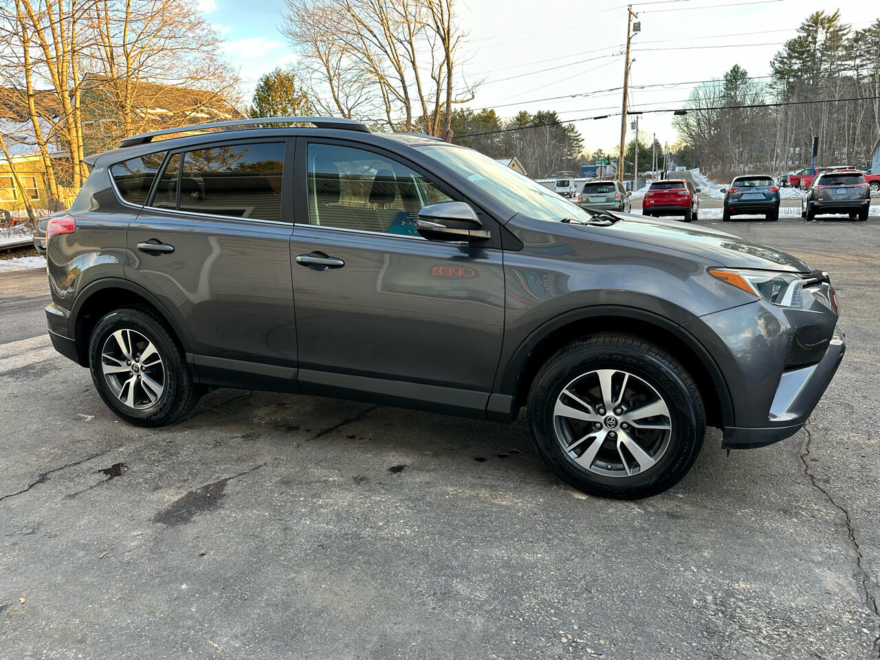 Toyota RAV4 XLE AWD (Natl) 2017