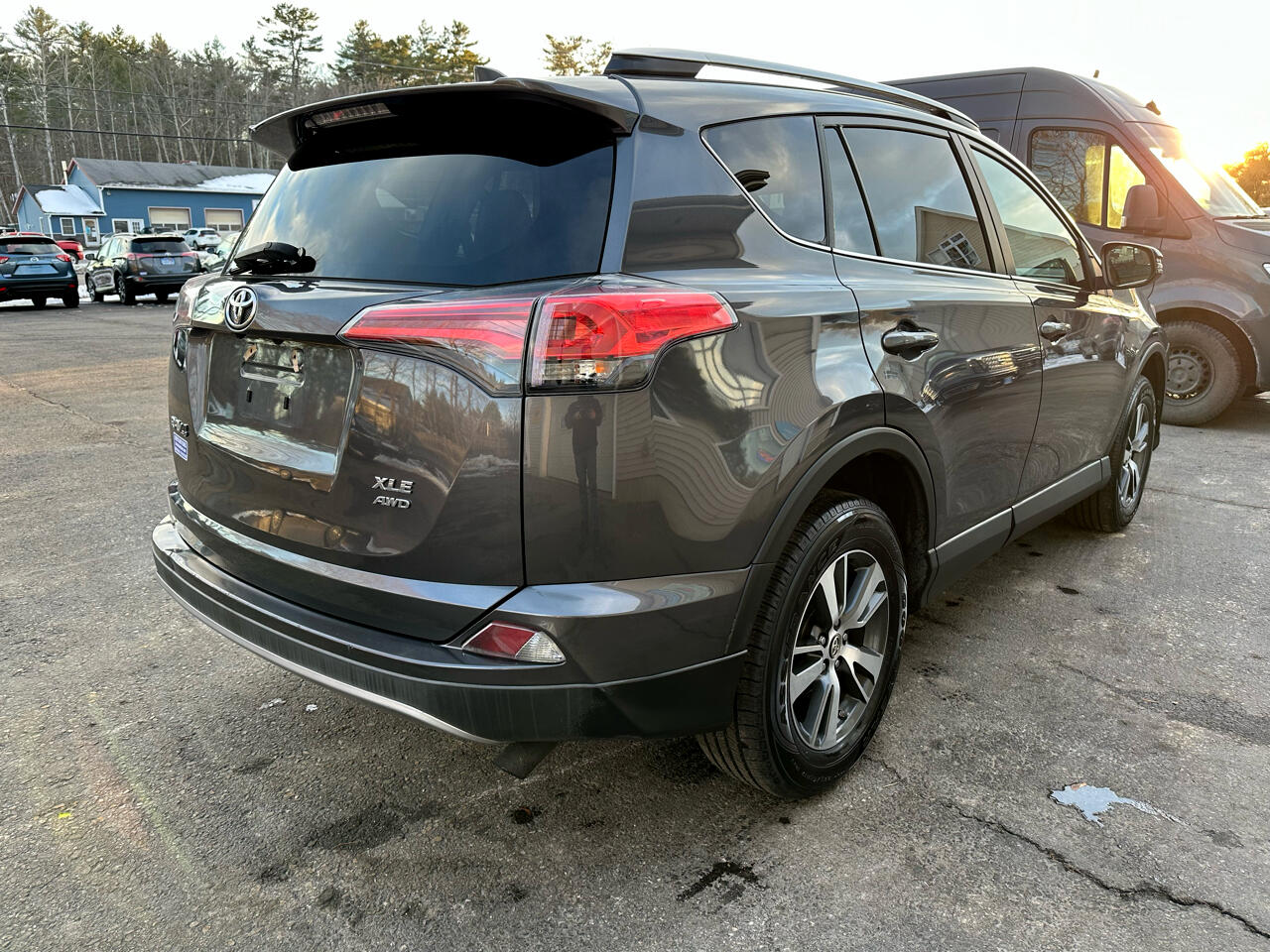 Toyota RAV4 XLE AWD (Natl) 2017