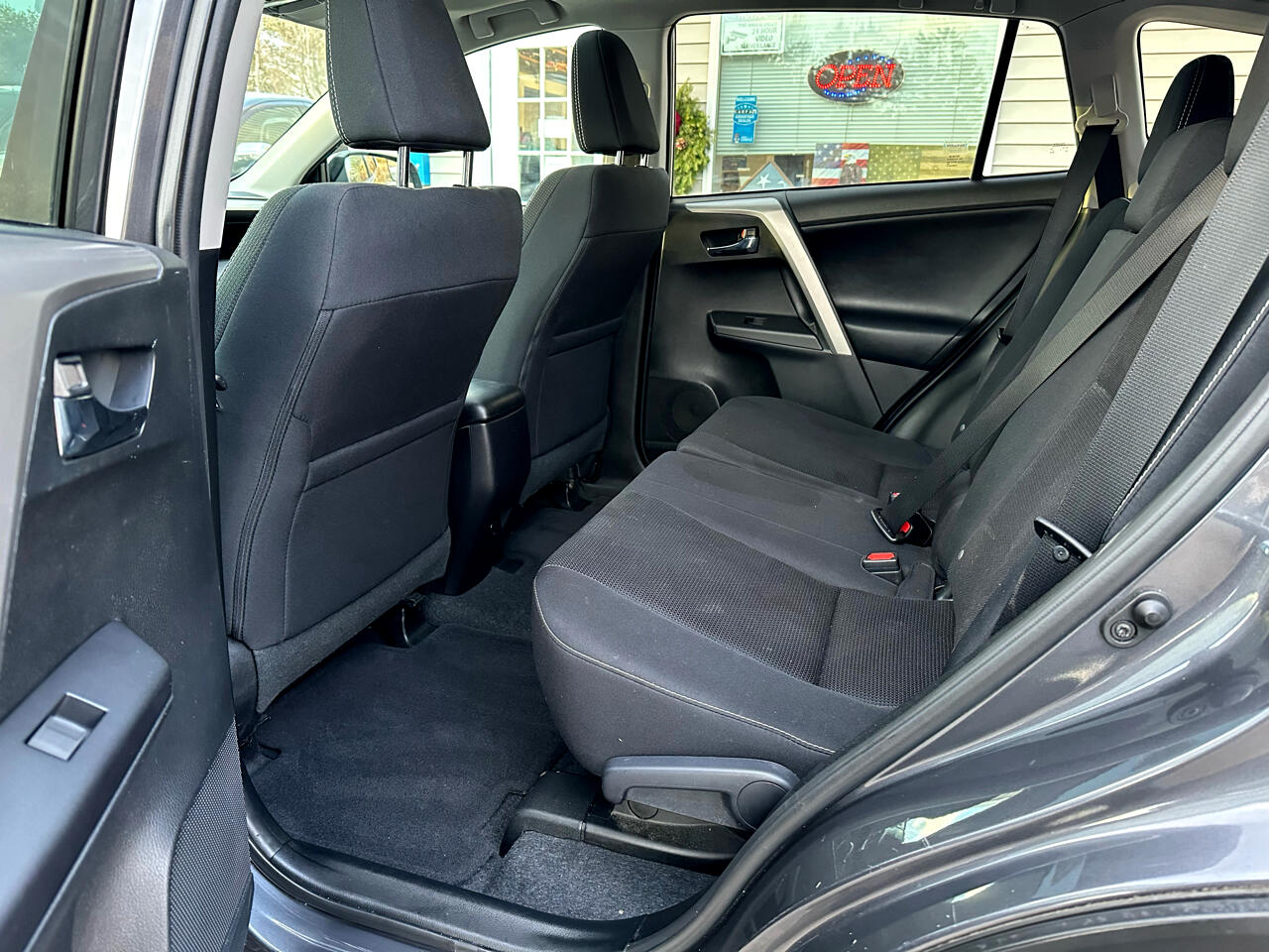 Toyota RAV4 XLE AWD (Natl) 2017