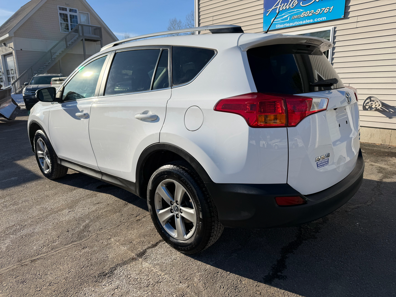 Toyota RAV4 AWD 4dr XLE (Natl) 2015