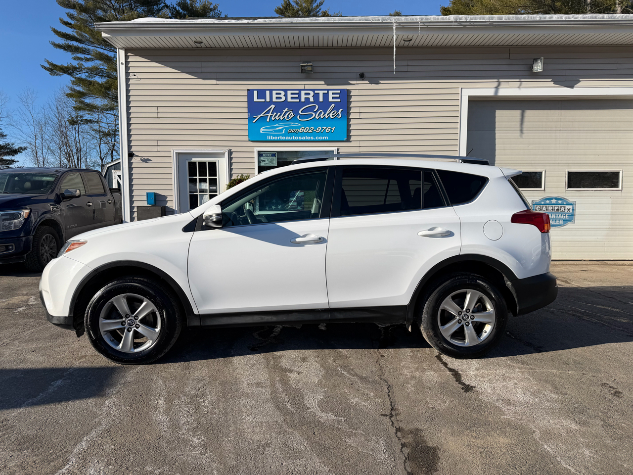 Toyota RAV4 AWD 4dr XLE (Natl) 2015