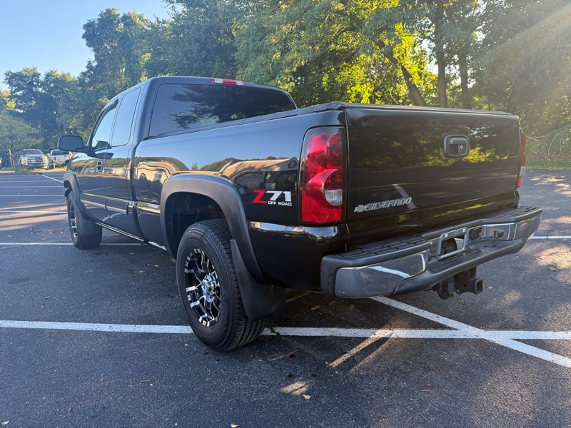Chevrolet Silverado 1500 Ext Cab 143.5" WB 4WD Z71 2006 Chevrolet Silverado 1500 Ext Cab 143.5" WB 4WD Z71 2006