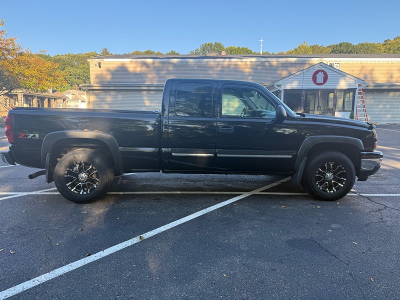 Chevrolet Silverado 1500 Ext Cab 143.5" WB 4WD Z71 2006 Chevrolet Silverado 1500 Ext Cab 143.5" WB 4WD Z71 2006