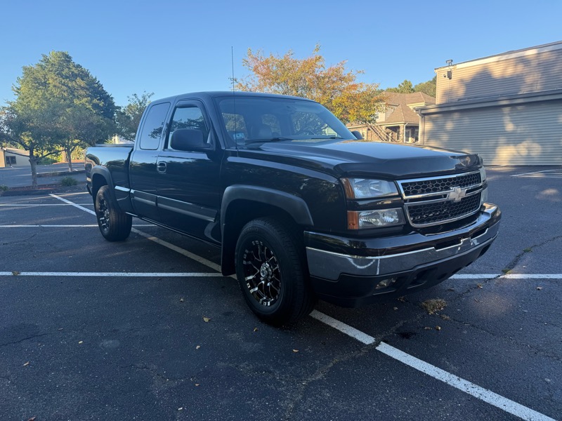 Chevrolet Silverado 1500 Ext Cab 143.5" WB 4WD Z71 2006 Chevrolet Silverado 1500 Ext Cab 143.5" WB 4WD Z71 2006
