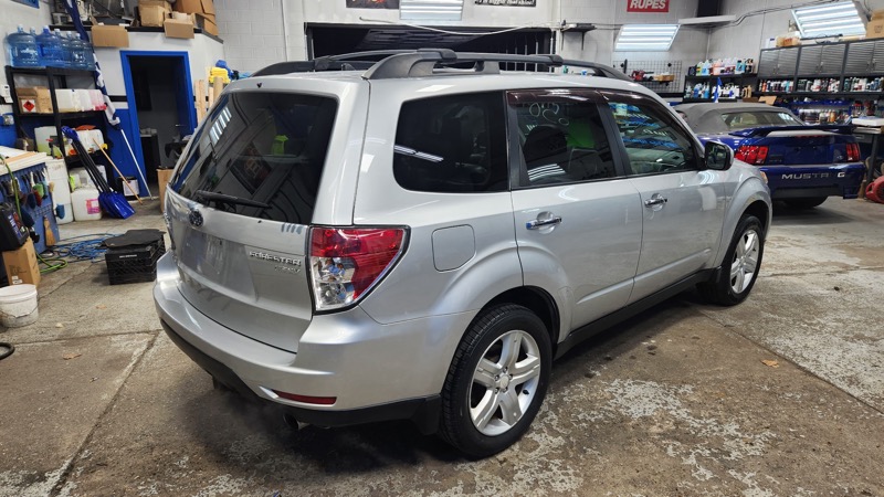 Subaru Forester 2.5X Limited 2010