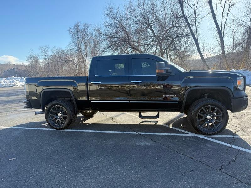 GMC Sierra 1500 Denali Crew Cab Short Box 4WD 2015