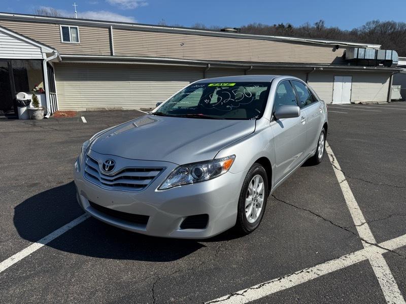 Toyota Camry Base 6-Spd AT 2011