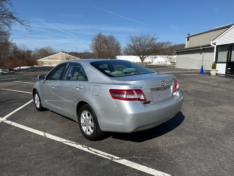 Toyota Camry Base 6-Spd AT 2011