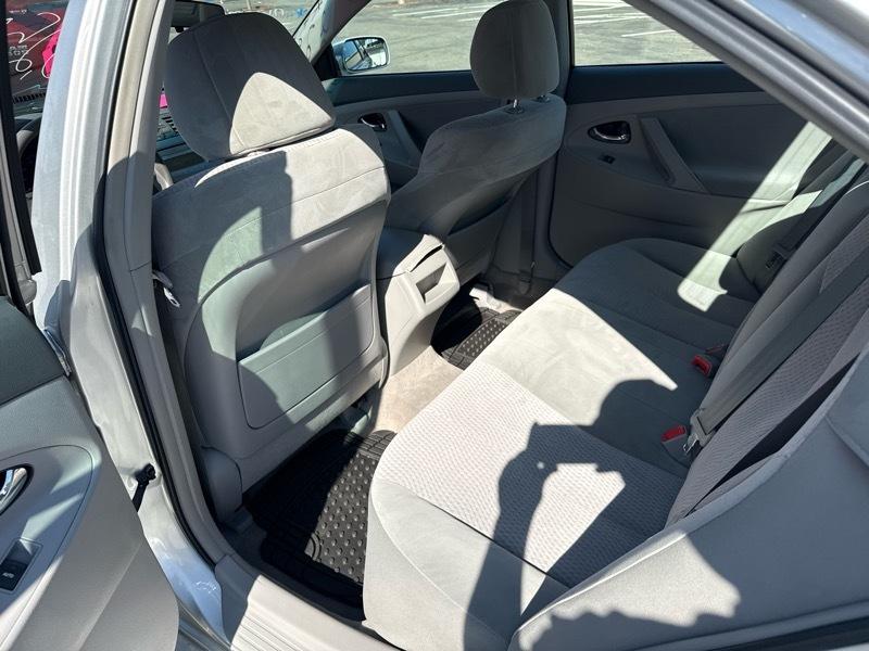 Toyota Camry Base 6-Spd AT 2011