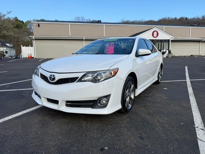 Toyota Camry SE V6 2012