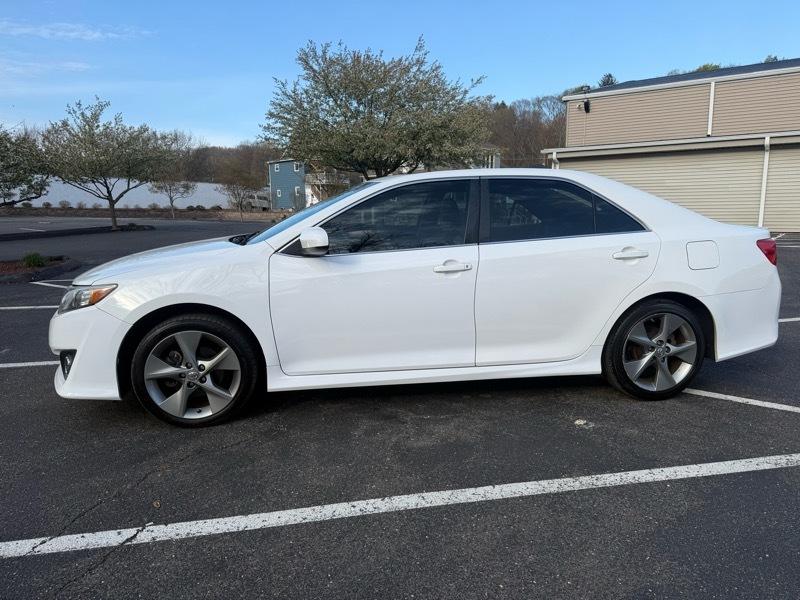 Toyota Camry SE V6 2012