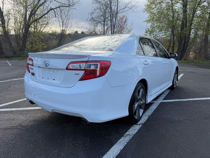 Toyota Camry SE V6 2012