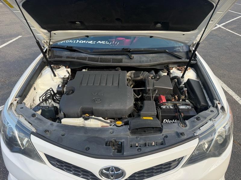 Toyota Camry SE V6 2012