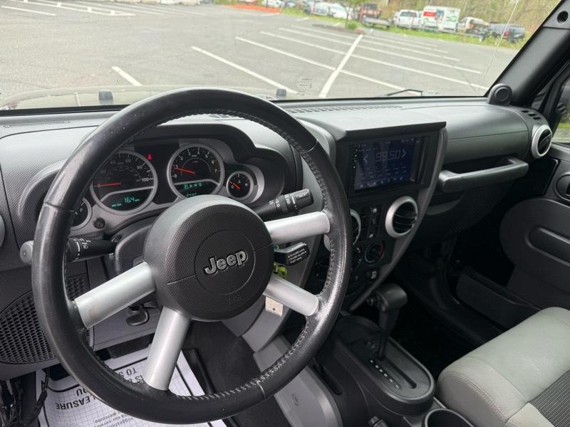 Jeep Wrangler Unlimited Sahara 4WD 2010
