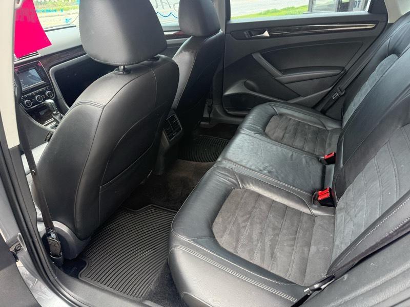 Volkswagen Passat 2.0L TDI SE AT 2014