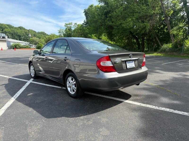 Toyota Camry LE V6 2004