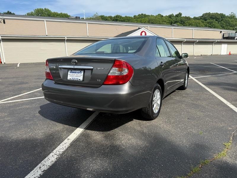Toyota Camry LE V6 2004