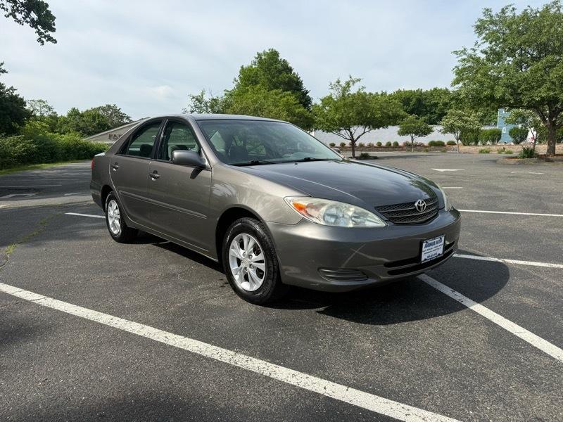 Toyota Camry LE V6 2004