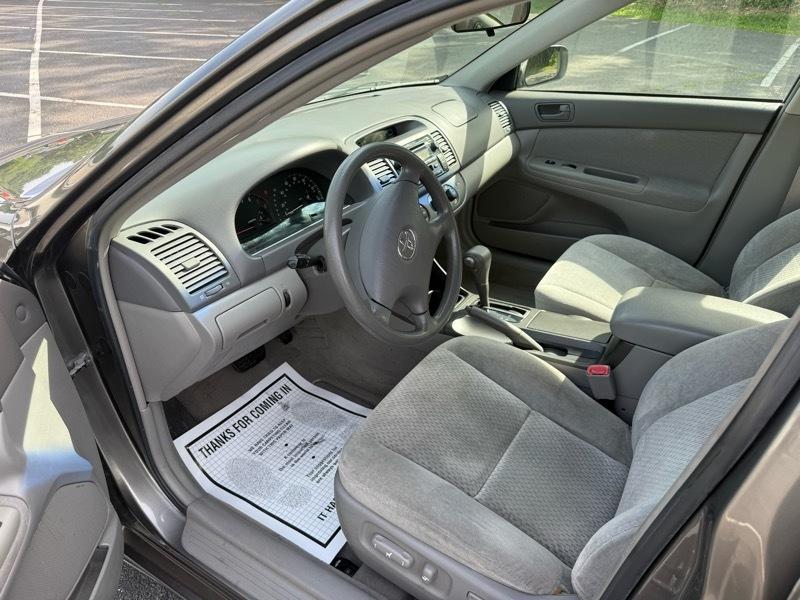 Toyota Camry LE V6 2004
