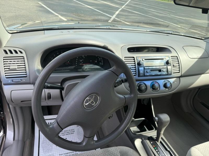 Toyota Camry LE V6 2004