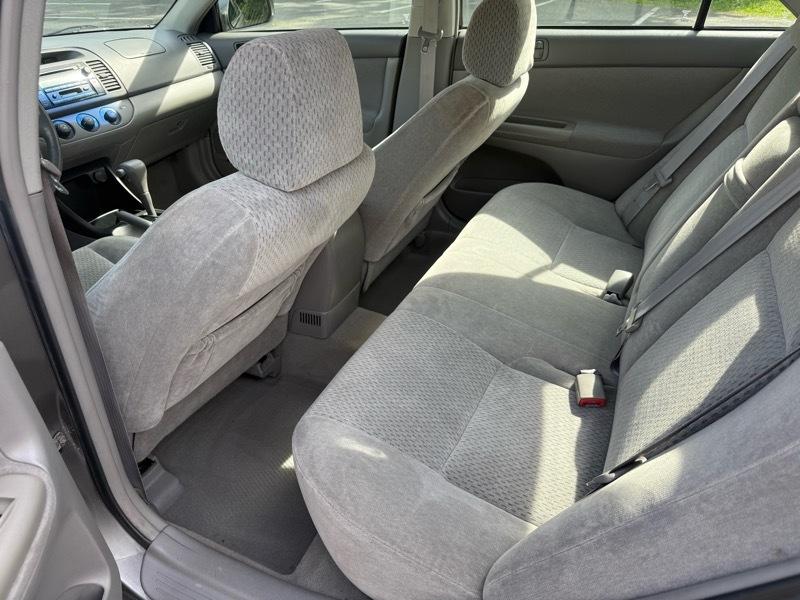 Toyota Camry LE V6 2004