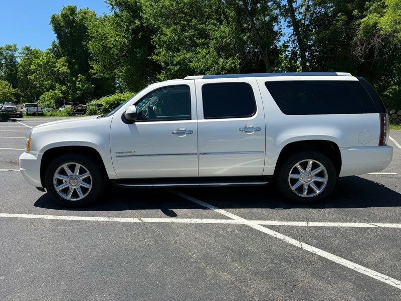 GMC Yukon Denali XL 4WD 2013