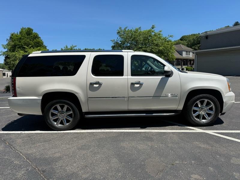 GMC Yukon Denali XL 4WD 2013