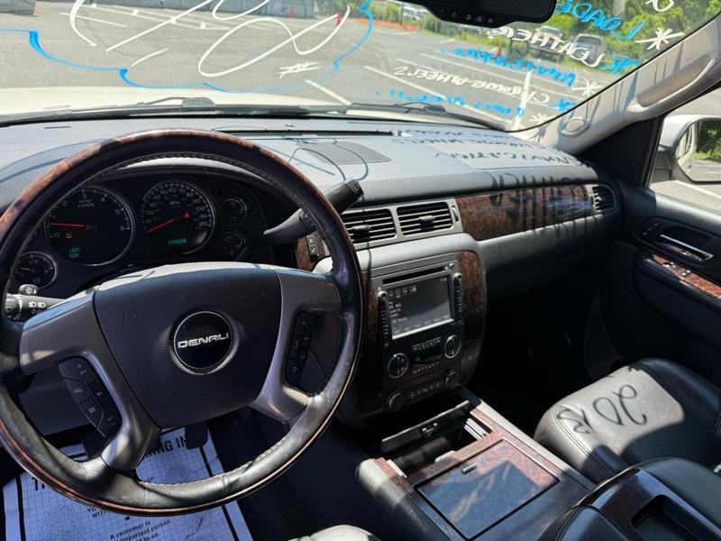 GMC Yukon Denali XL 4WD 2013