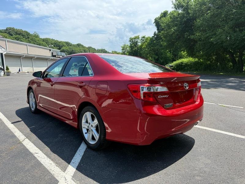 Toyota Camry 4dr Sdn I4 Auto SE (Natl) 2013