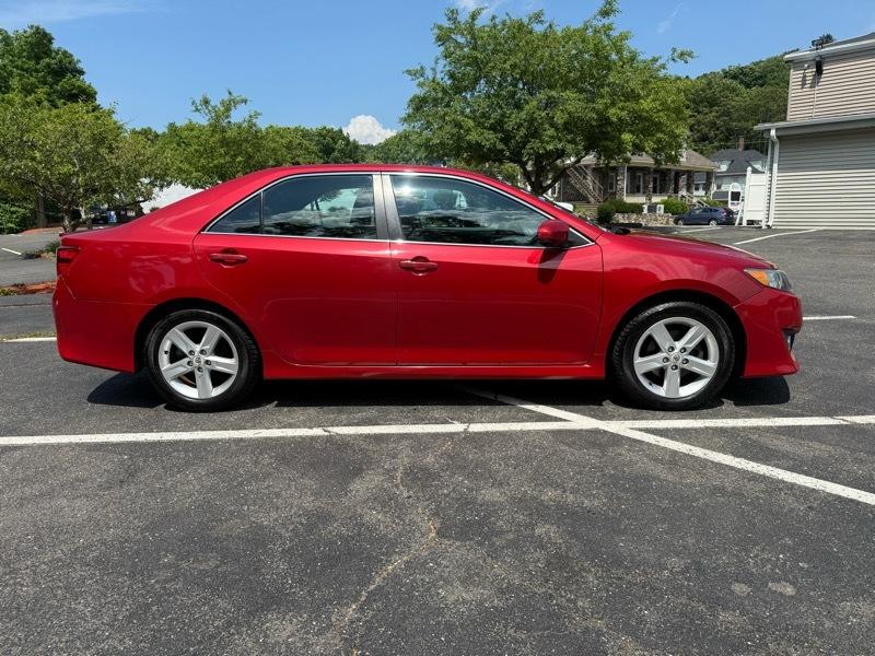 Toyota Camry 4dr Sdn I4 Auto SE (Natl) 2013