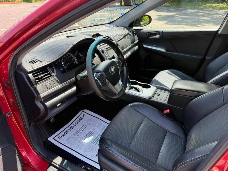 Toyota Camry 4dr Sdn I4 Auto SE (Natl) 2013