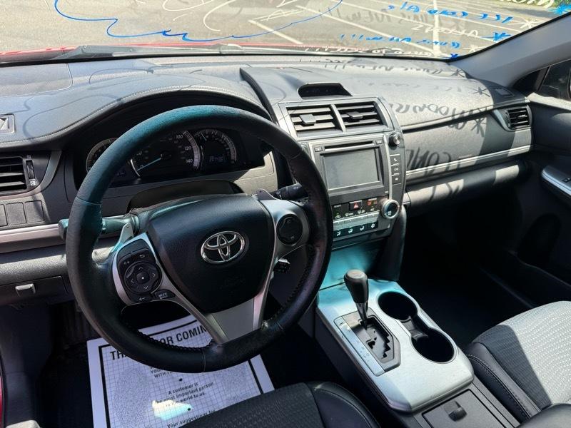 Toyota Camry 4dr Sdn I4 Auto SE (Natl) 2013